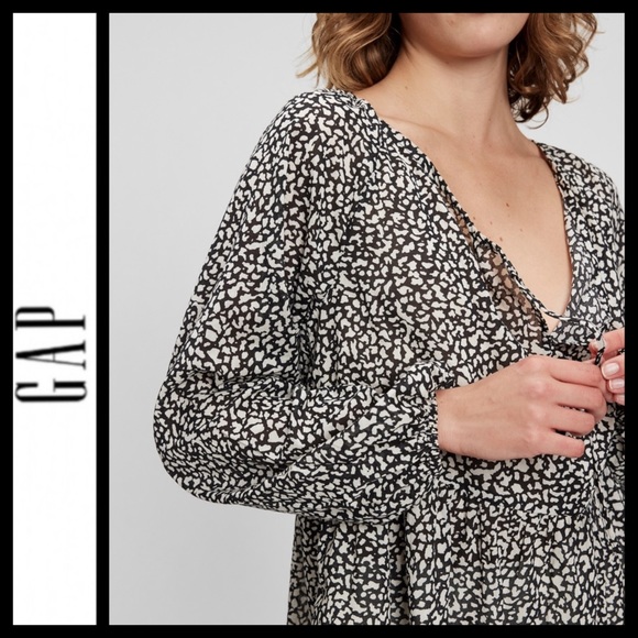 NWT GAP Printed Peplum Top - Picture 2 of 8